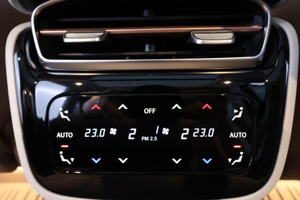 MERCEDES-BENZ EQE SUV 2023