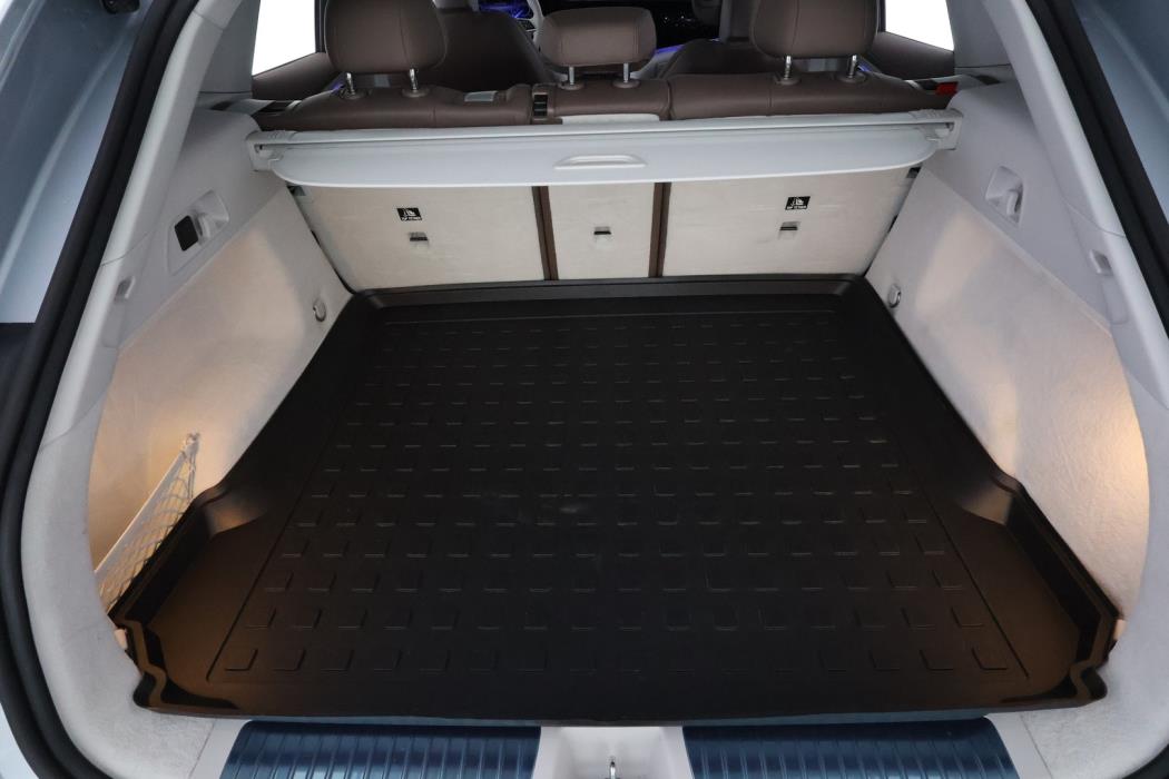 MERCEDES-BENZ EQE SUV 2023