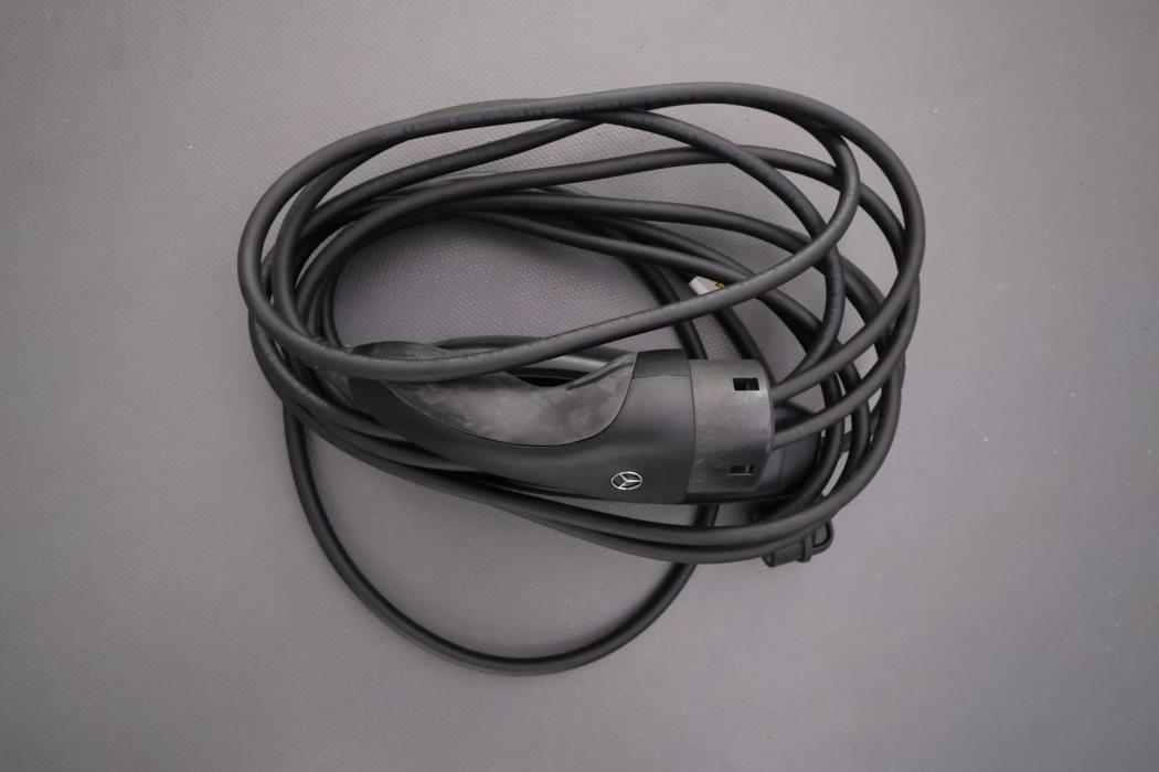 MERCEDES-BENZ EQE SUV 2023