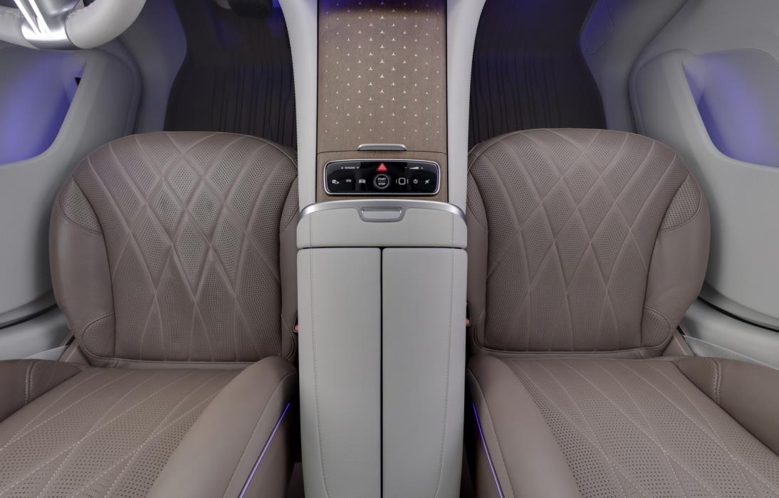 MERCEDES-BENZ EQE SUV 2023