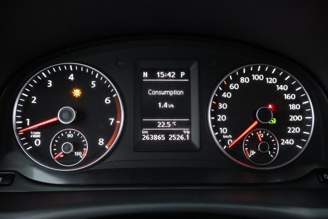 VOLKSWAGEN Touran 2011