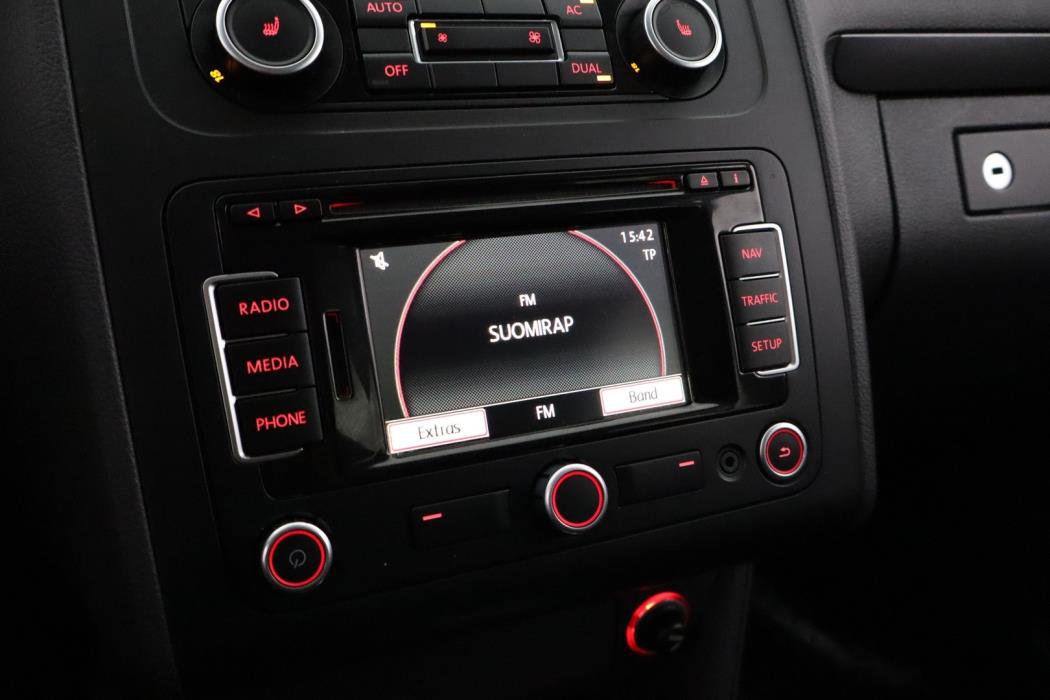 VOLKSWAGEN Touran 2011