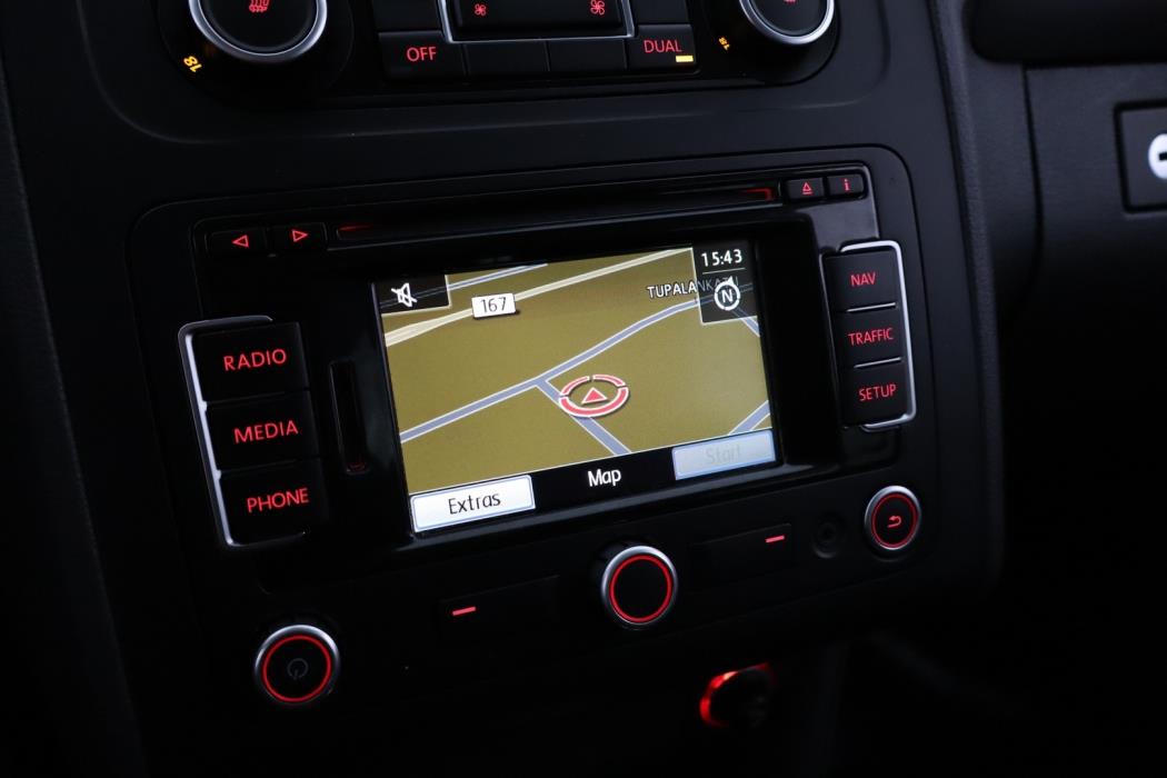 VOLKSWAGEN Touran 2011