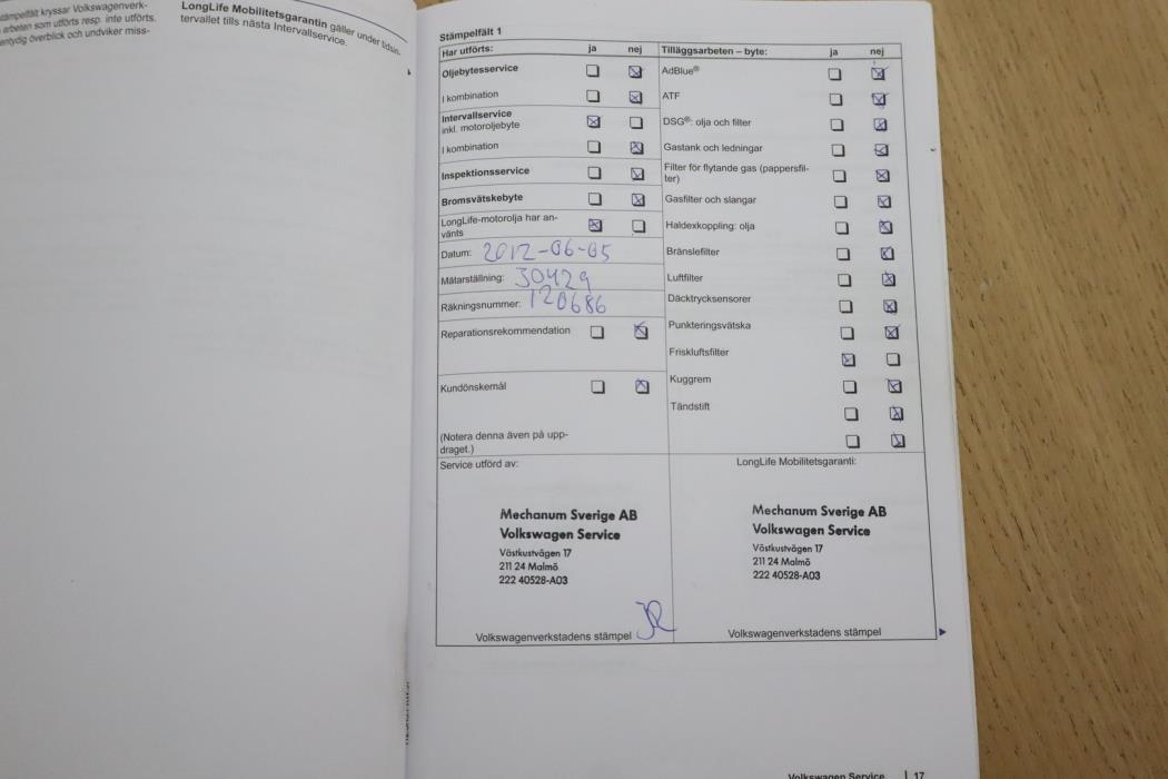 VOLKSWAGEN Touran 2011