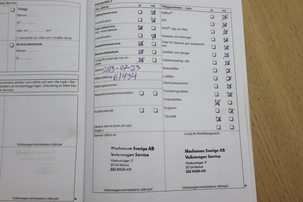 VOLKSWAGEN Touran 2011