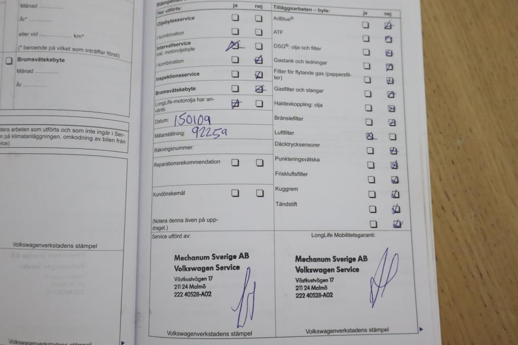 VOLKSWAGEN Touran 2011