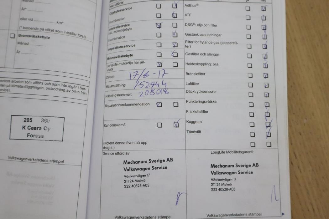 VOLKSWAGEN Touran 2011