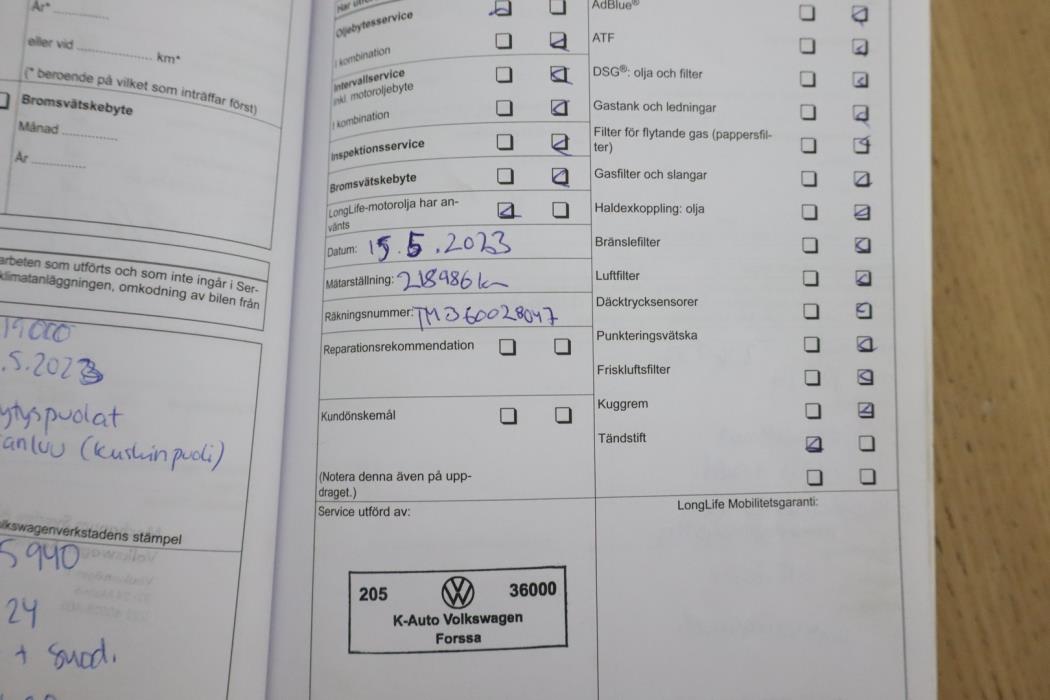 VOLKSWAGEN Touran 2011