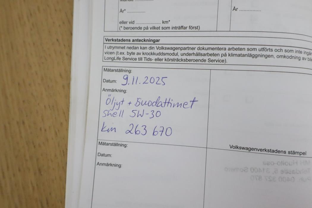 VOLKSWAGEN Touran 2011