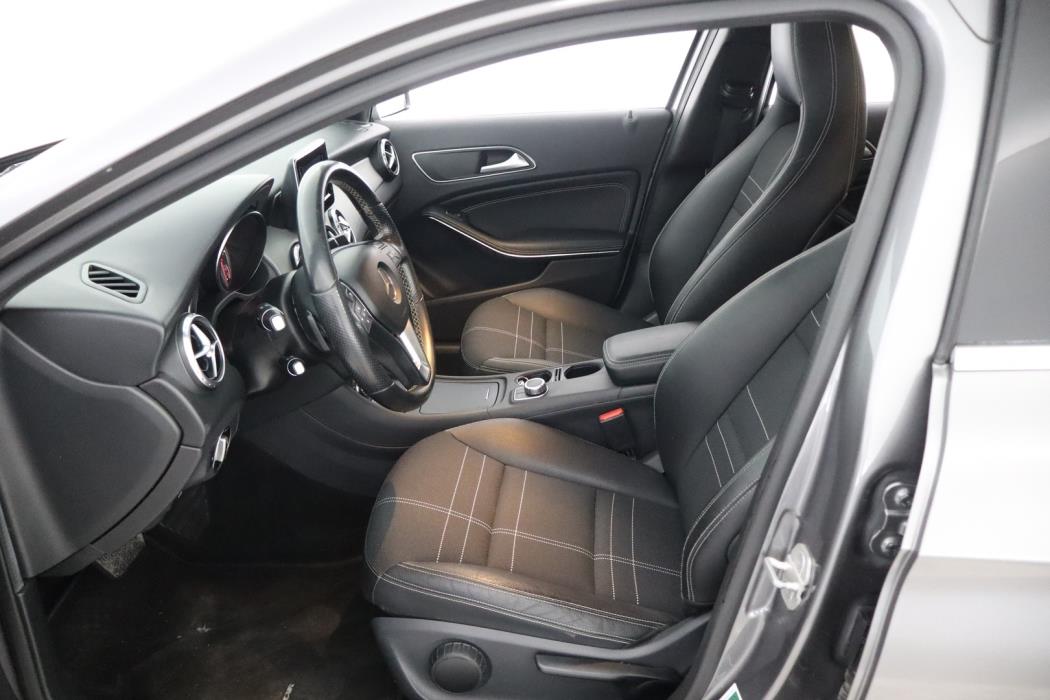 MERCEDES-BENZ GLA 2015
