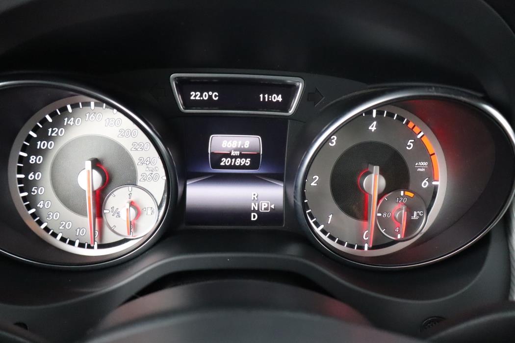 MERCEDES-BENZ GLA 2015
