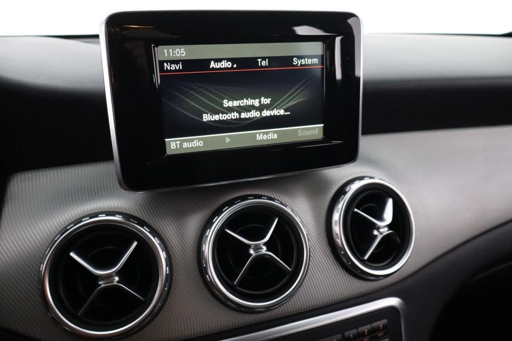 MERCEDES-BENZ GLA 2015