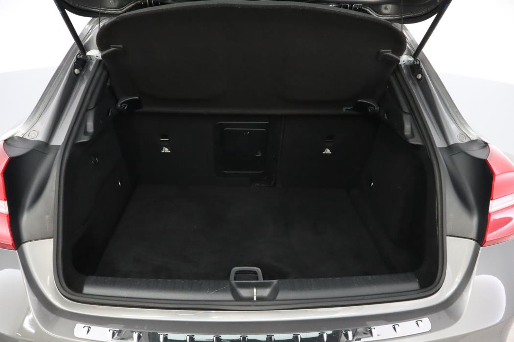 MERCEDES-BENZ GLA 2015