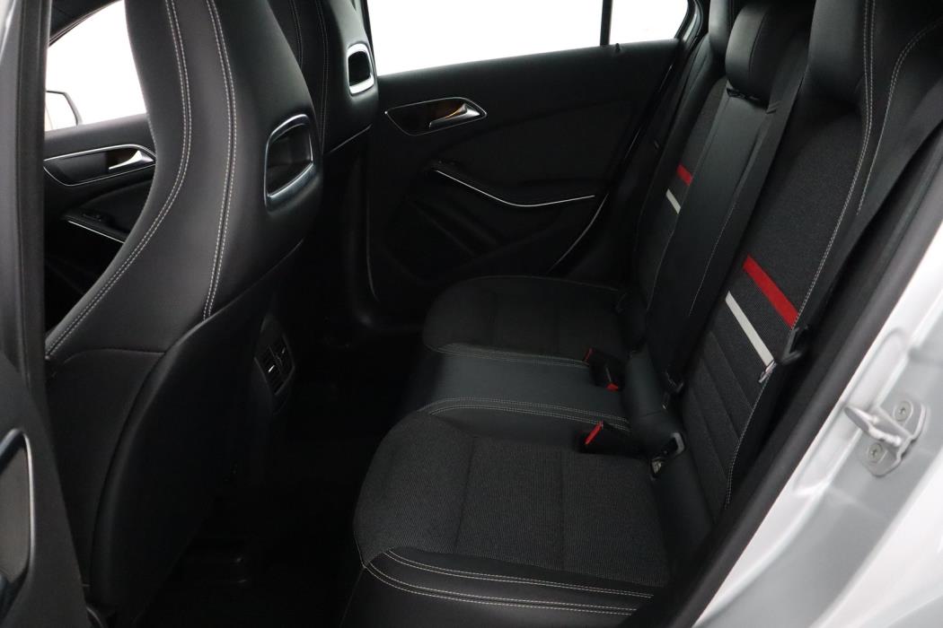 MERCEDES-BENZ A 2013