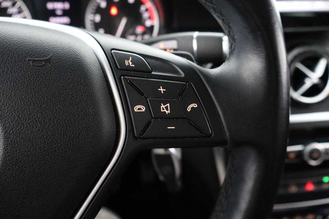 MERCEDES-BENZ A 2013