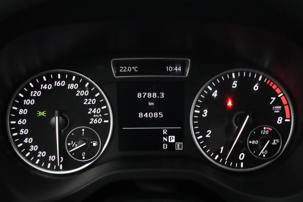 MERCEDES-BENZ A 2013