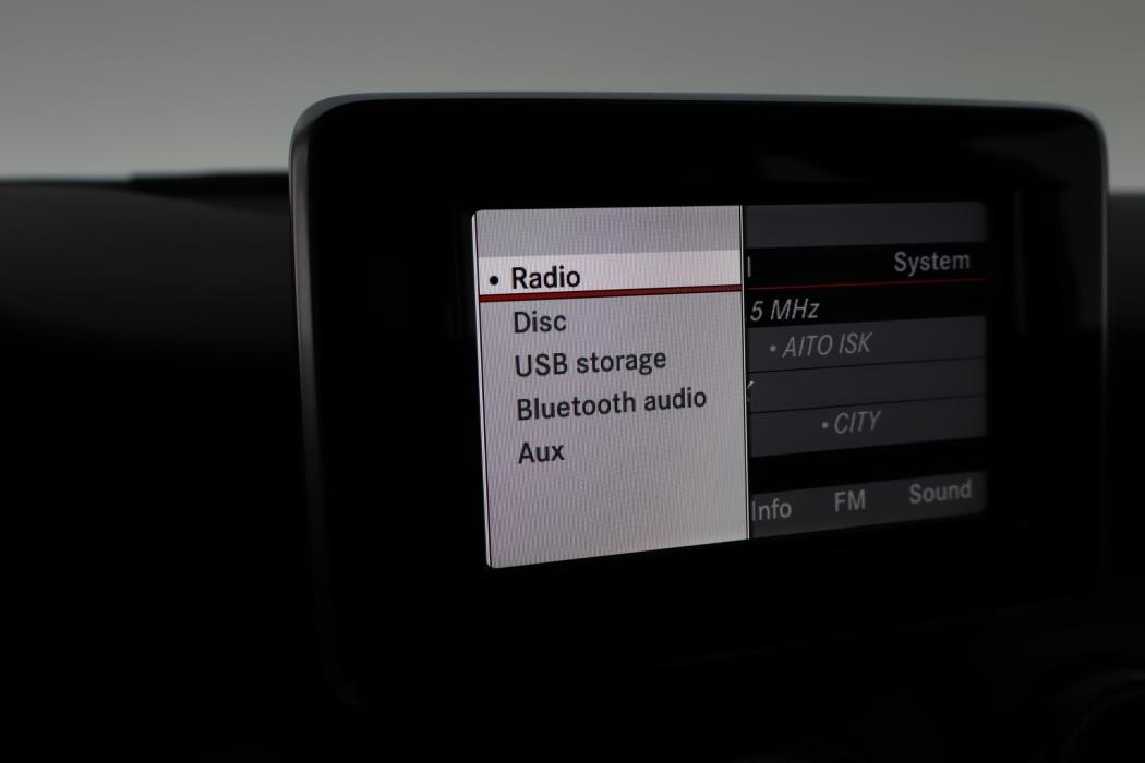 MERCEDES-BENZ A 2013