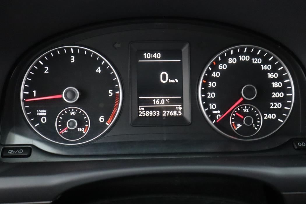 VOLKSWAGEN Touran 2013