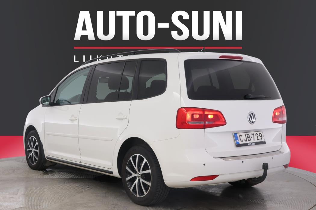 VOLKSWAGEN Touran 2013