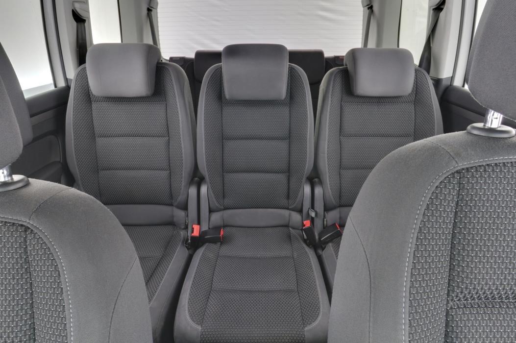 VOLKSWAGEN Touran 2013