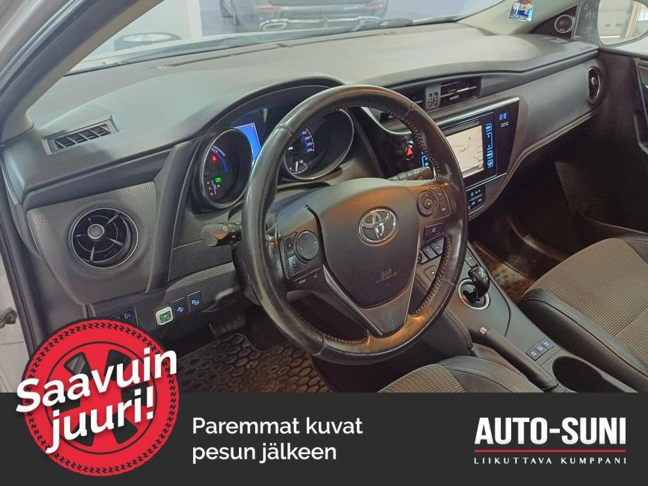 TOYOTA Auris 2015