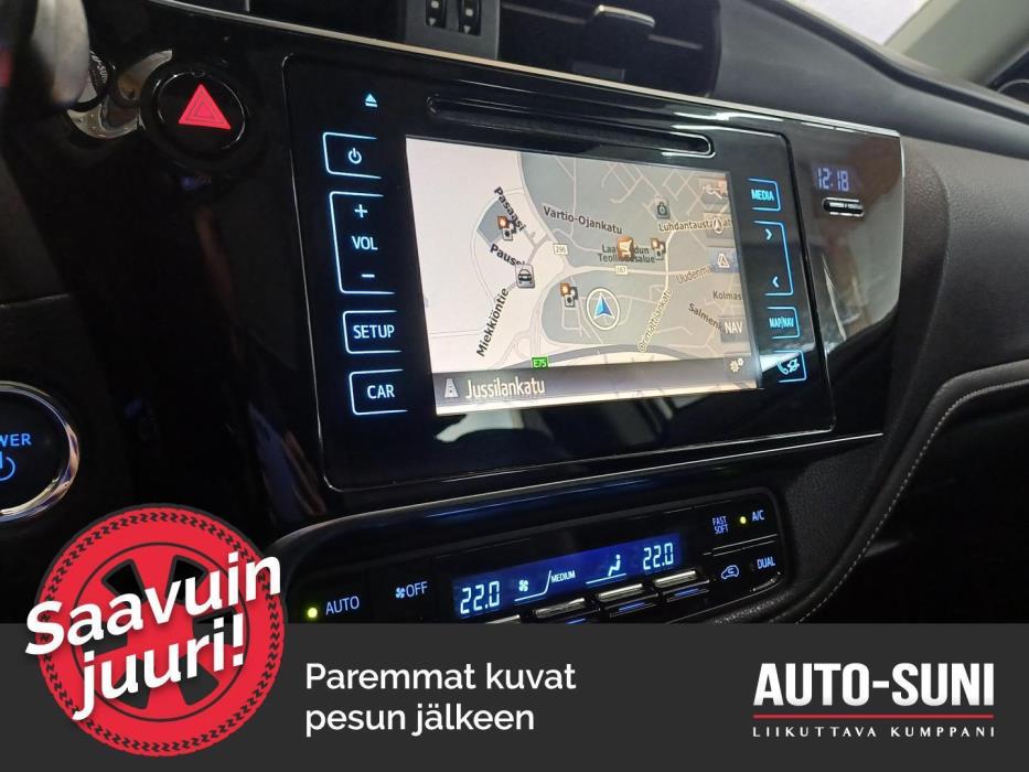 TOYOTA Auris 2015