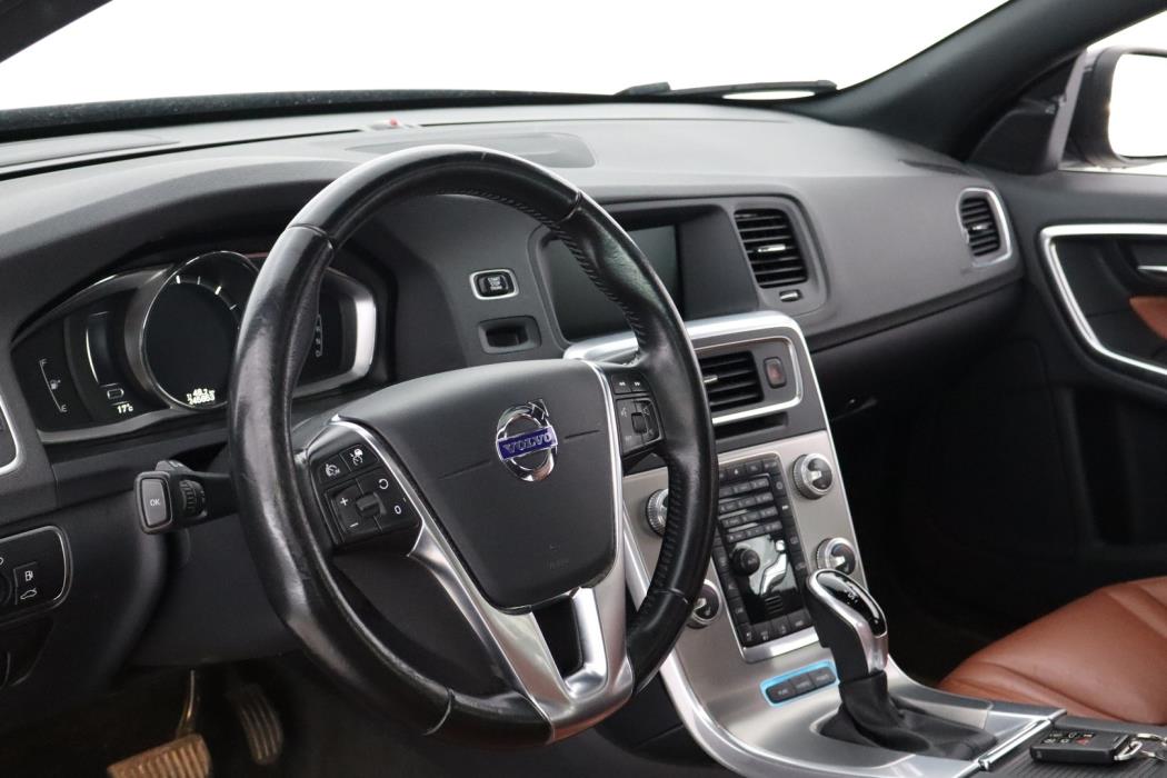 VOLVO V60 2017