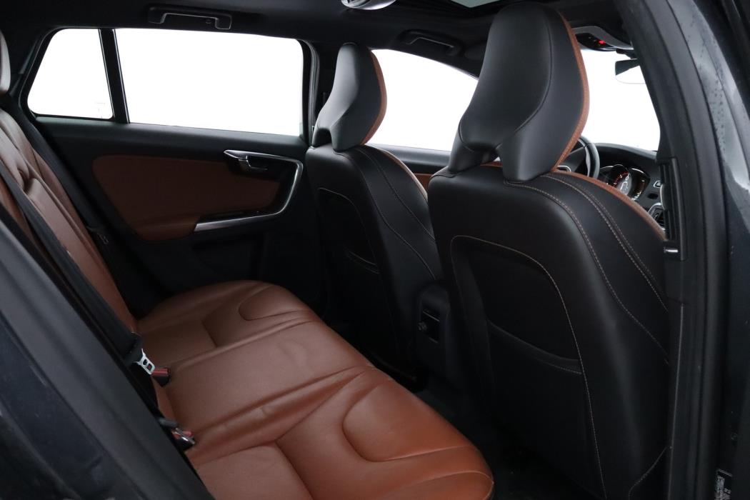 VOLVO V60 2017