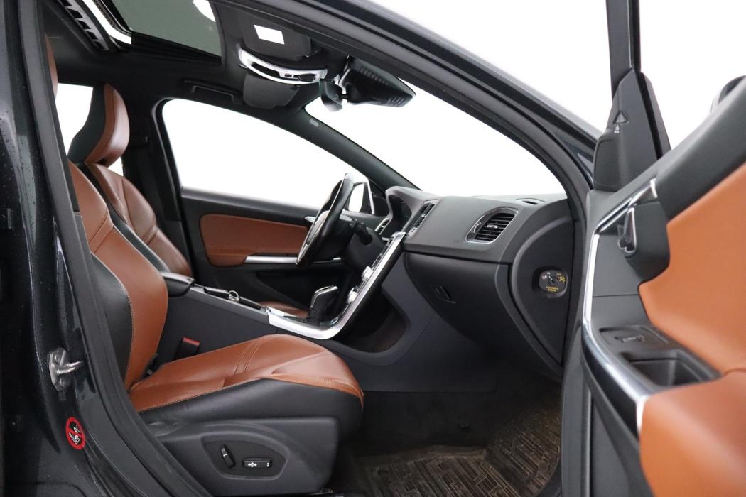 VOLVO V60 2017