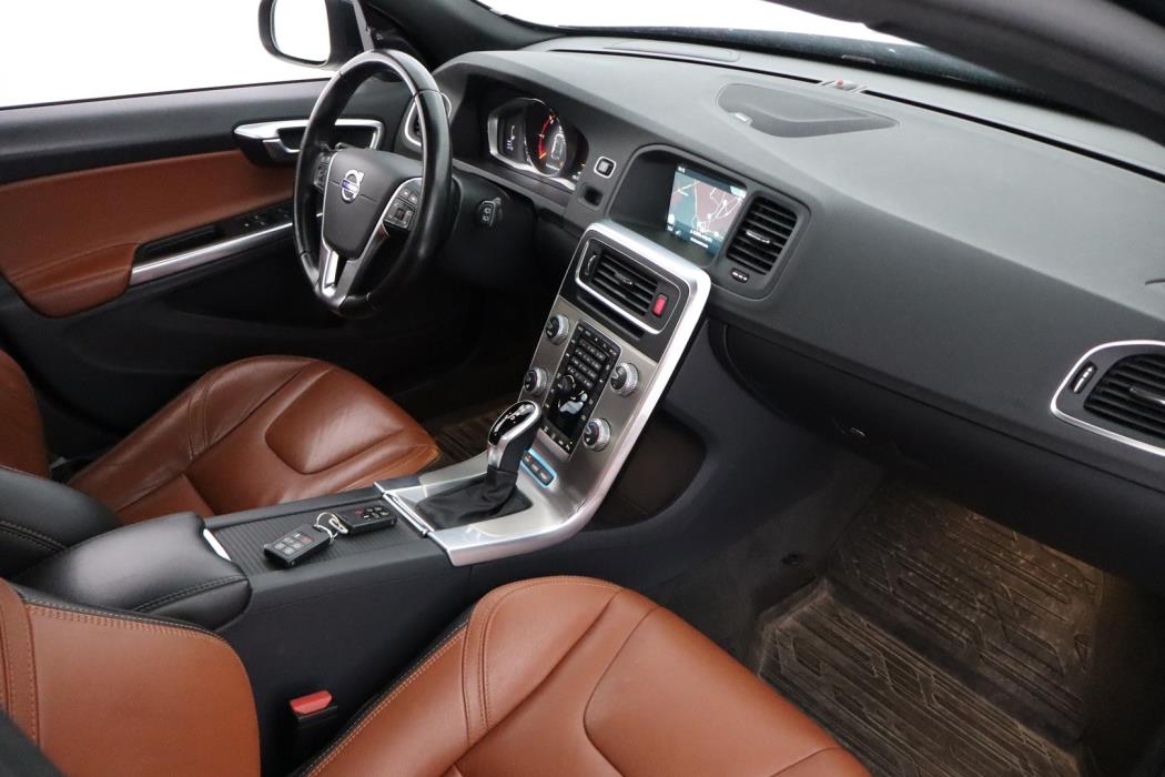 VOLVO V60 2017