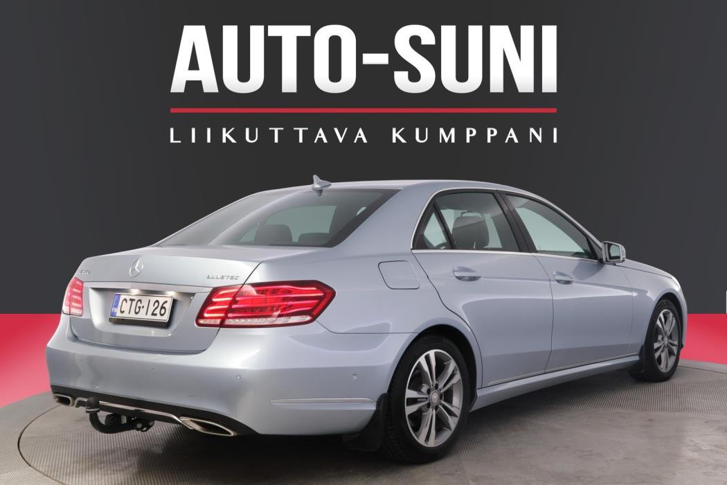 MERCEDES-BENZ E 2015