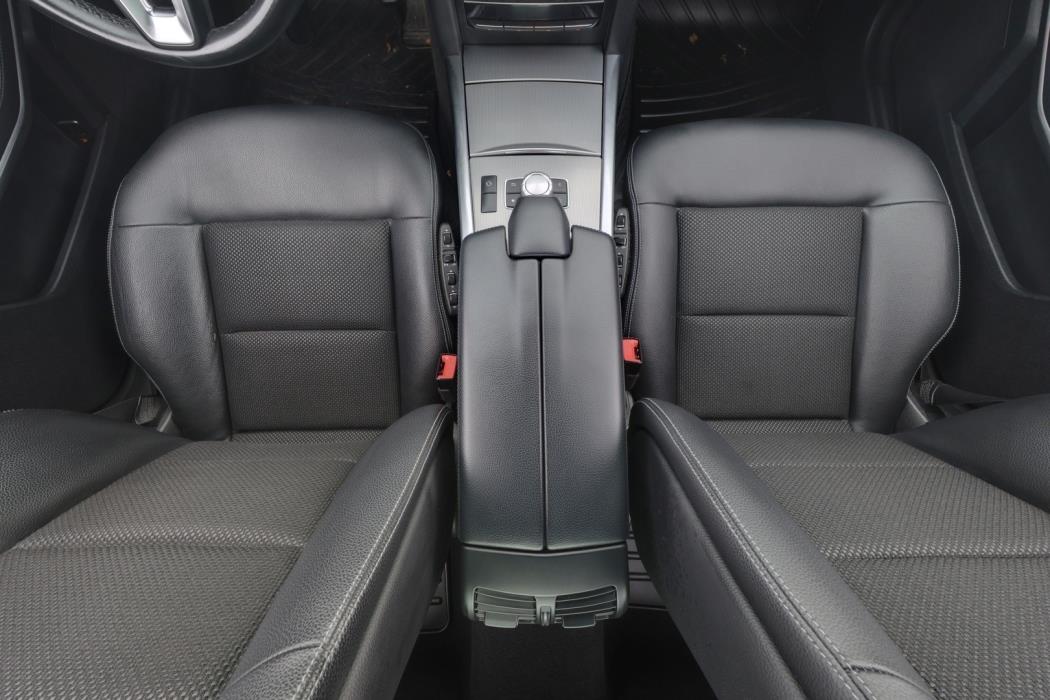 MERCEDES-BENZ E 2015
