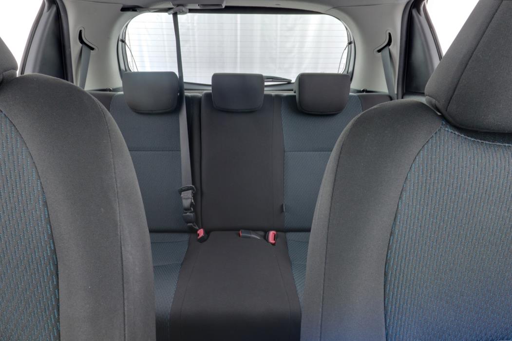 TOYOTA Yaris 2012