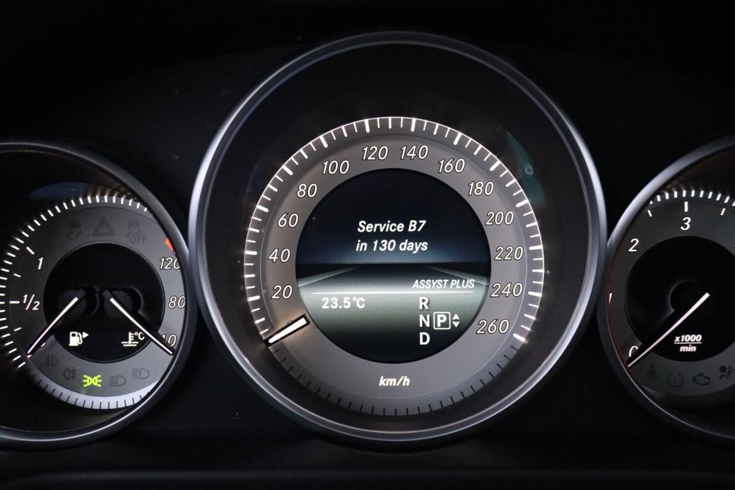 MERCEDES-BENZ E 2015