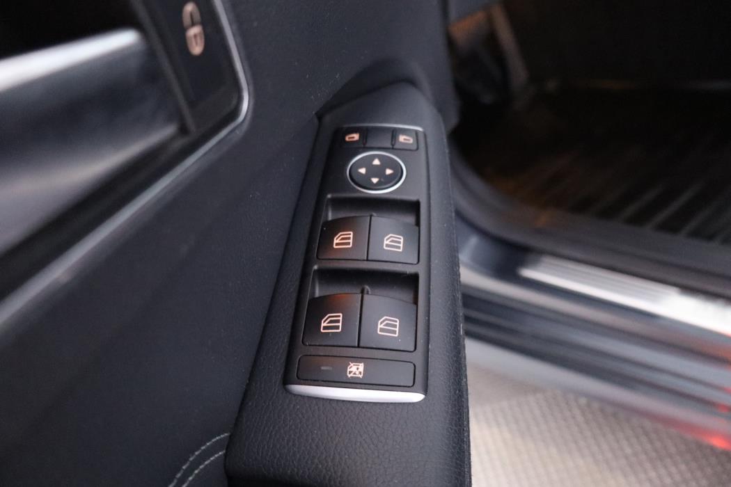 MERCEDES-BENZ E 2015