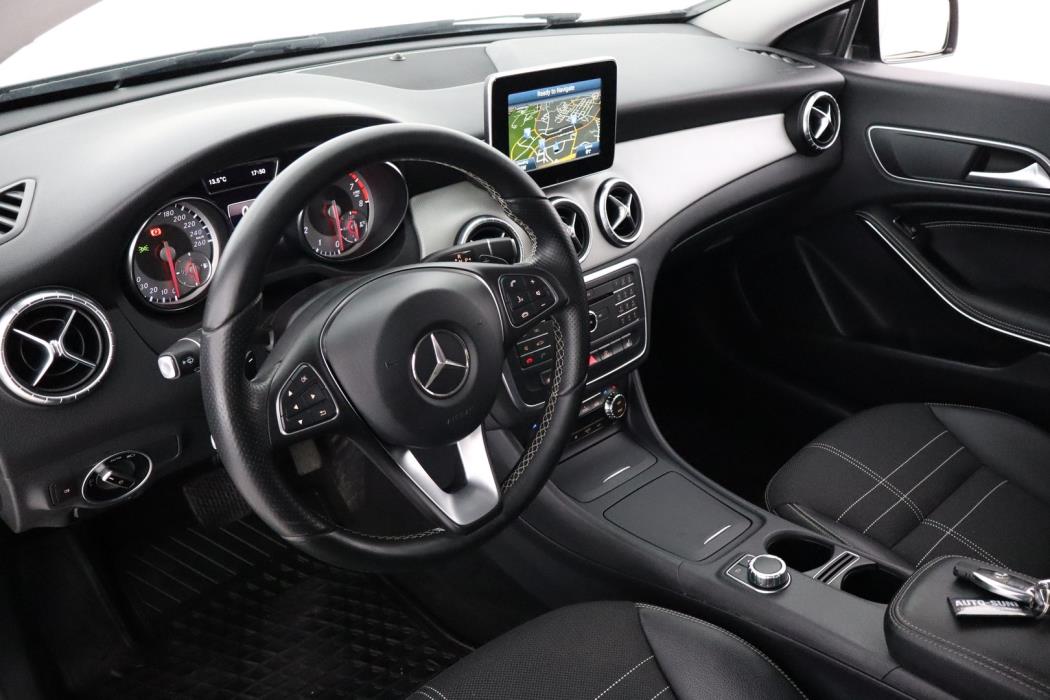 MERCEDES-BENZ CLA 2015