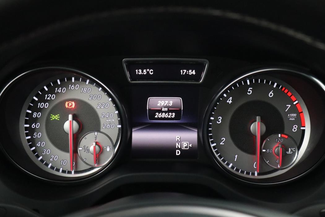 MERCEDES-BENZ CLA 2015