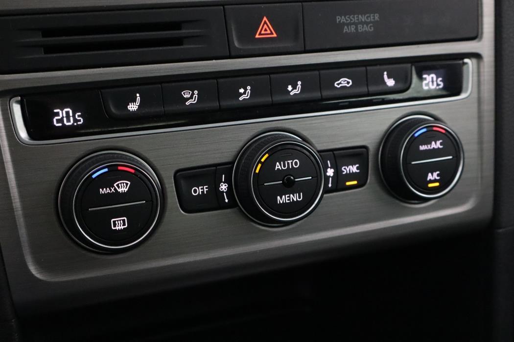 VOLKSWAGEN Golf Sportsvan 2016