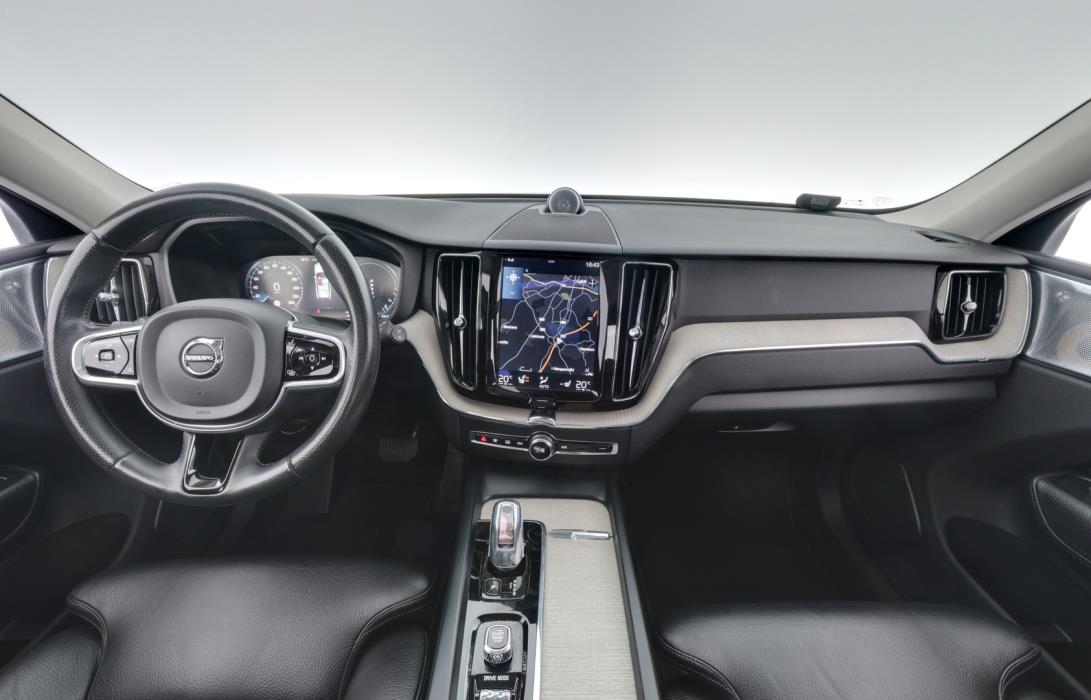 VOLVO XC60 2018