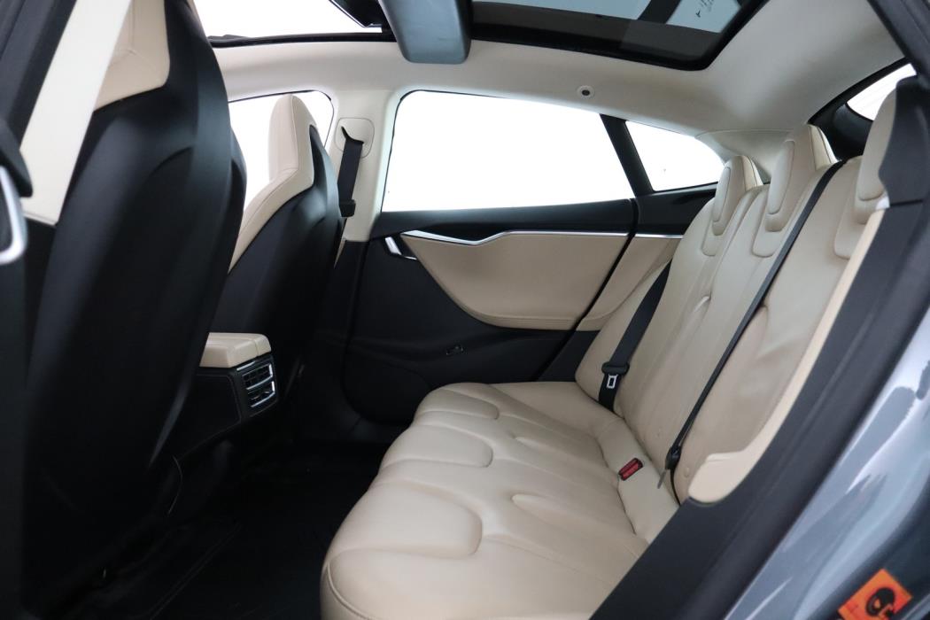 TESLA Model S 2014