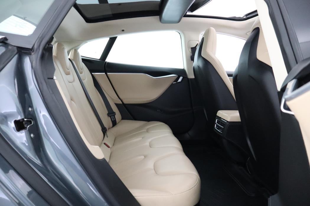 TESLA Model S 2014
