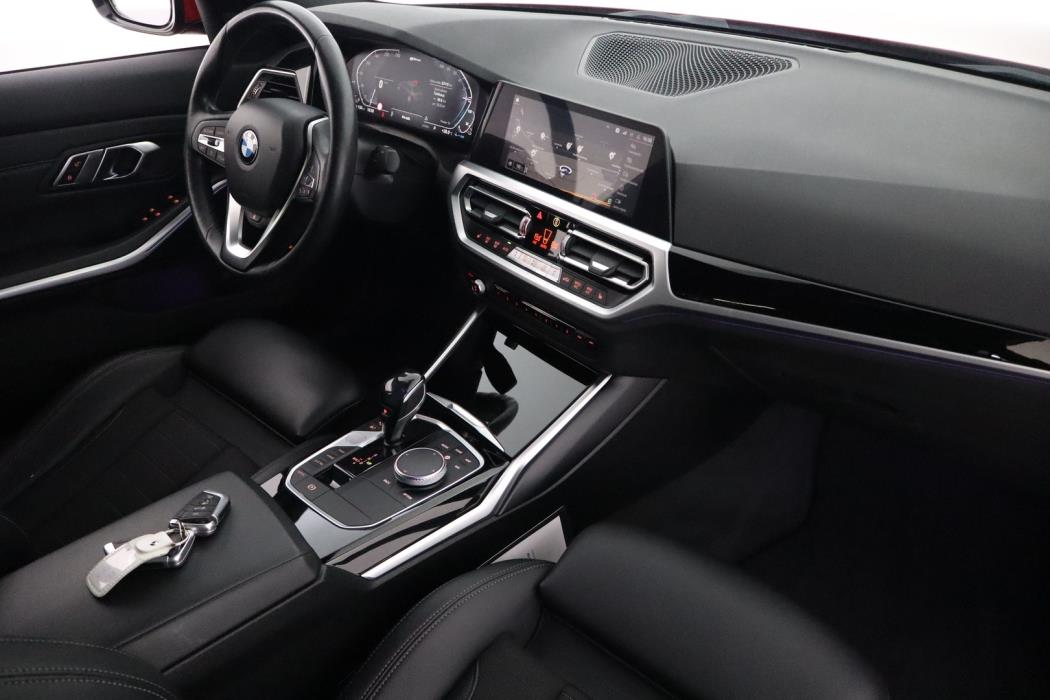BMW 330 2020
