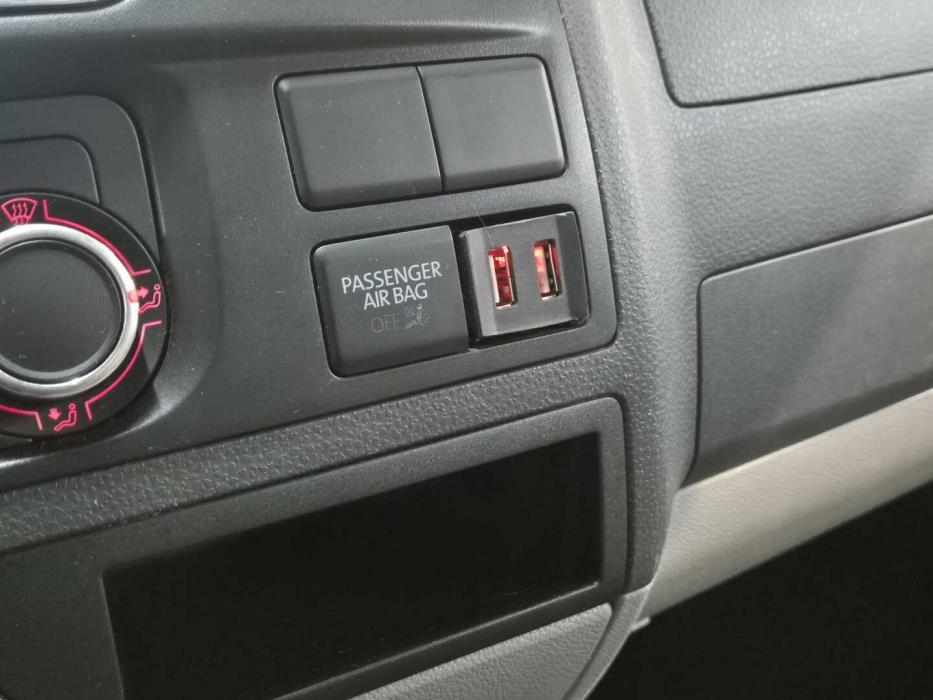 VOLKSWAGEN Transporter 2010