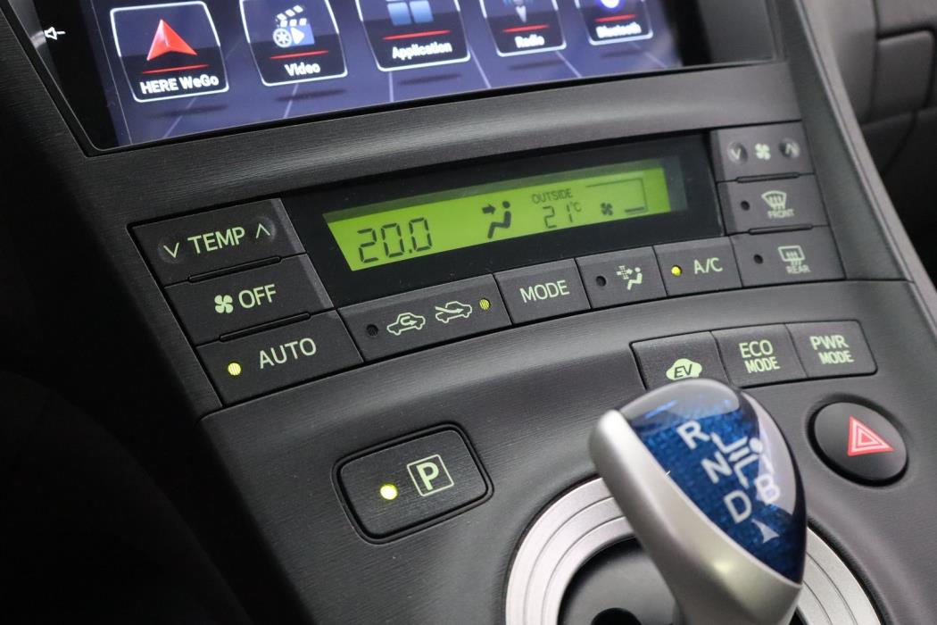 TOYOTA Prius 2012