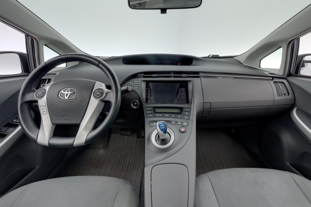 TOYOTA Prius 2012