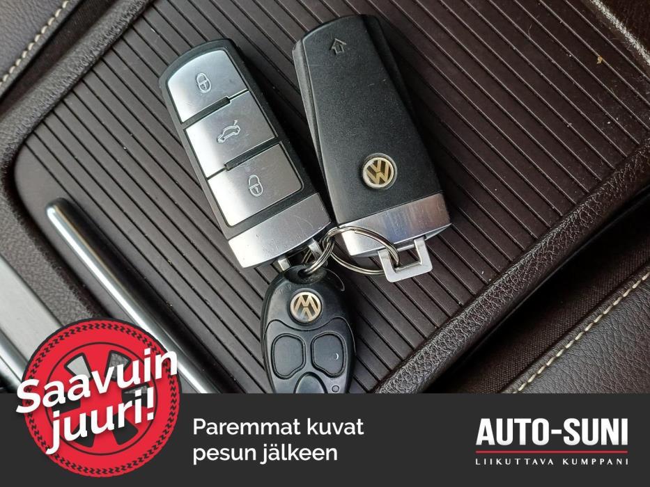 VOLKSWAGEN Passat 2011