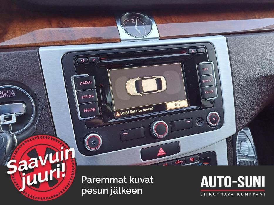 VOLKSWAGEN Passat 2011