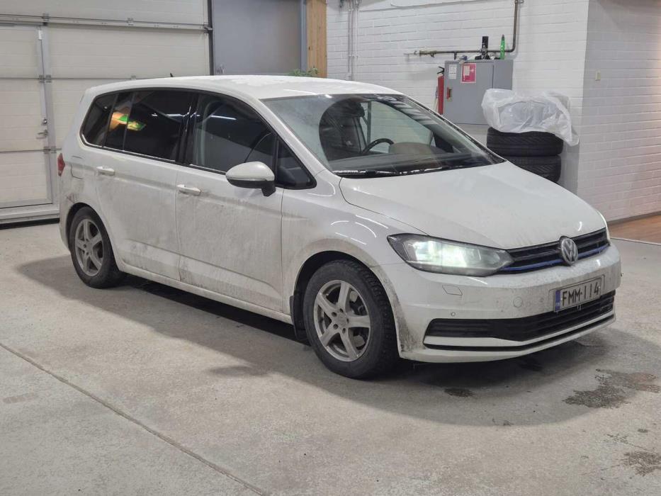 VOLKSWAGEN Touran 2017
