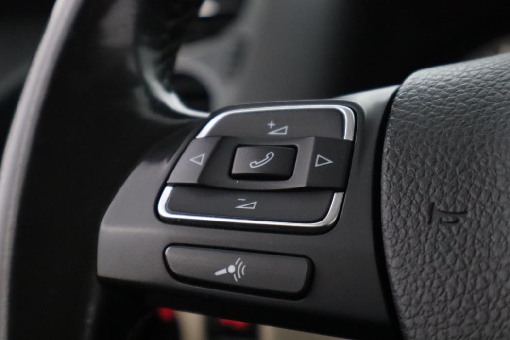 VOLKSWAGEN Tiguan 2014