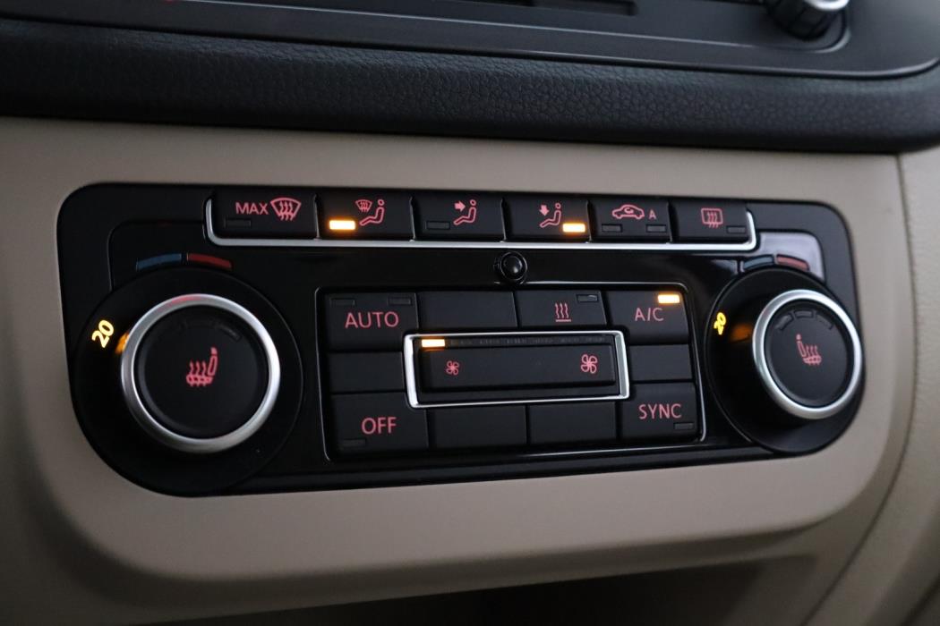 VOLKSWAGEN Tiguan 2014